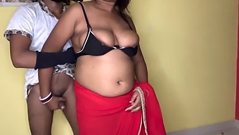 Kamvali Bay, The Indian Curvy Woman