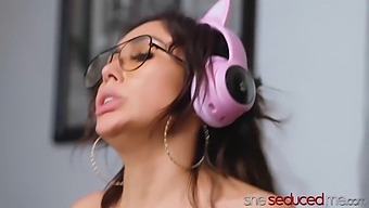 Asian Beauty Ember Snow Entices Gamer Girl Jena Larose Into A Steamy Encounter