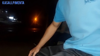 เจอผู้หญิงเสี่ยงที่ป้ายรถเมล์