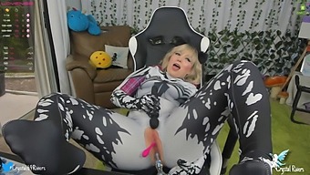 Gwen Stacy Enjoys Intense Anal Penetration