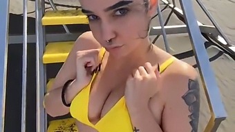 Watch The Sensual Beach Dance Of A Kodabratz Model Warming Up The Sunbathers