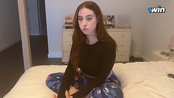 Studentessa Rossa Bollente Fa Sesso Intenso Prima Della Lezione E Riceve Una Creampie